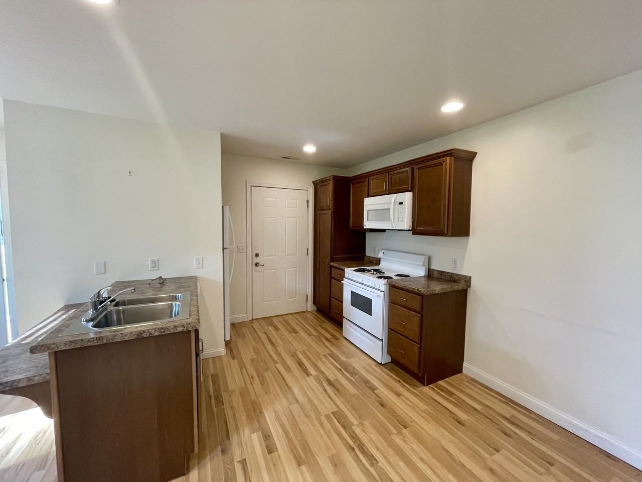 1414 W Mulberry St #1 - Photo 6 of 15