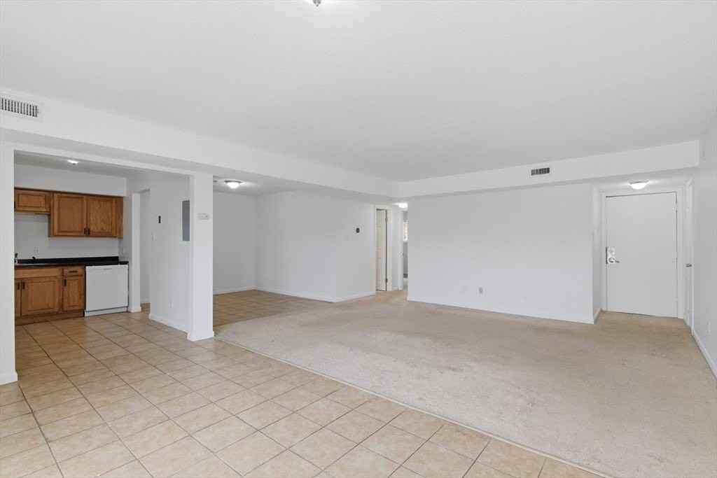 26 Beacon St #10F - Photo 7 of 19