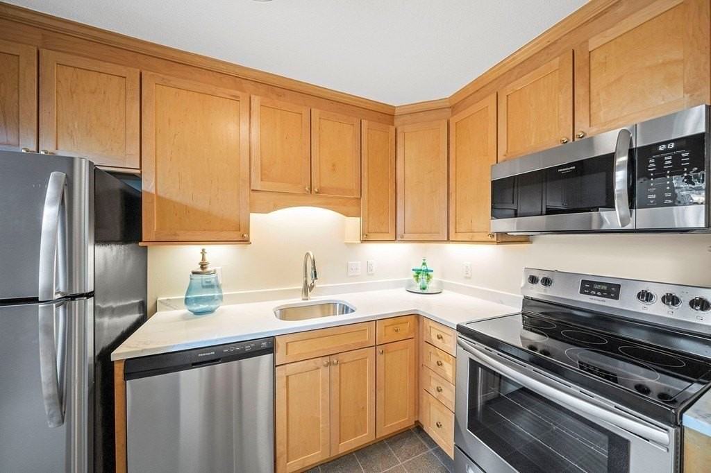 94 Newbury Ave #200 - Photo 5 of 13
