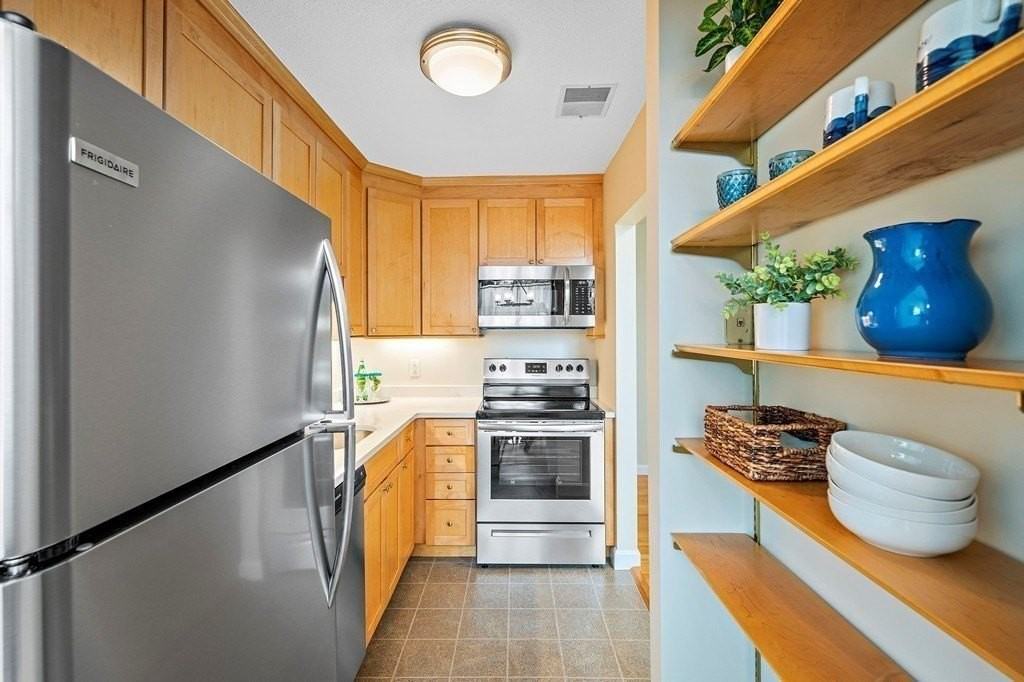 94 Newbury Ave #200 - Photo 6 of 13