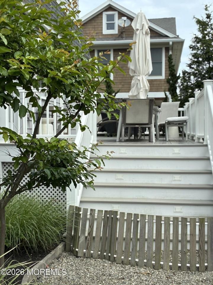 104 Stephens Pl - Photo 4 of 32
