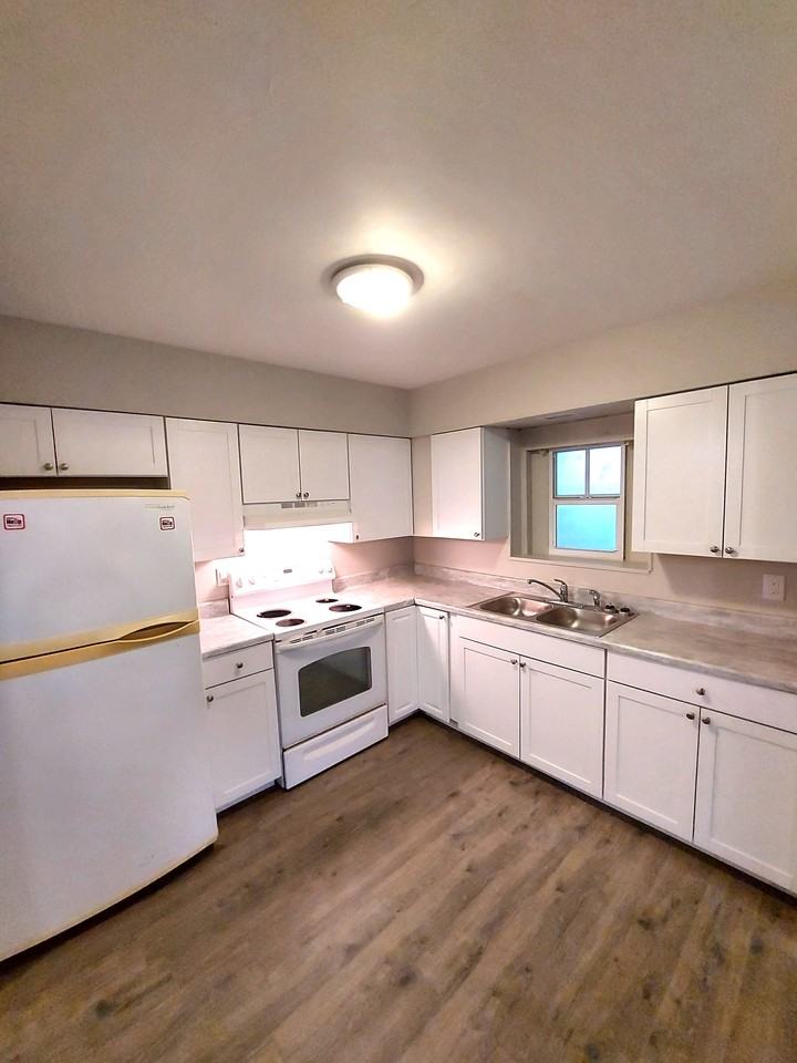 2247 Stella St #1 - Photo 2 of 13