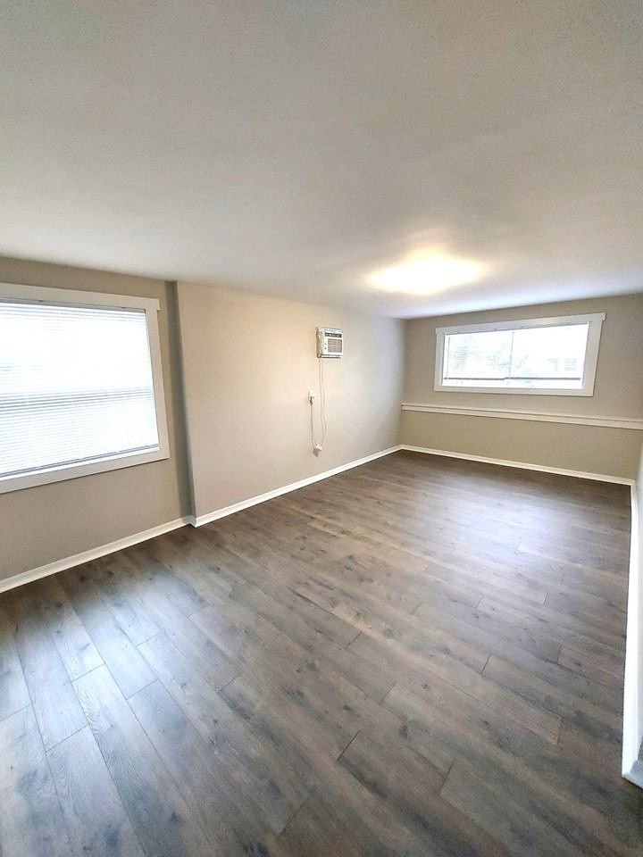 2247 Stella St #1 - Photo 3 of 13