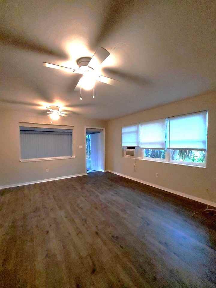 2247 Stella St #1 - Photo 6 of 13