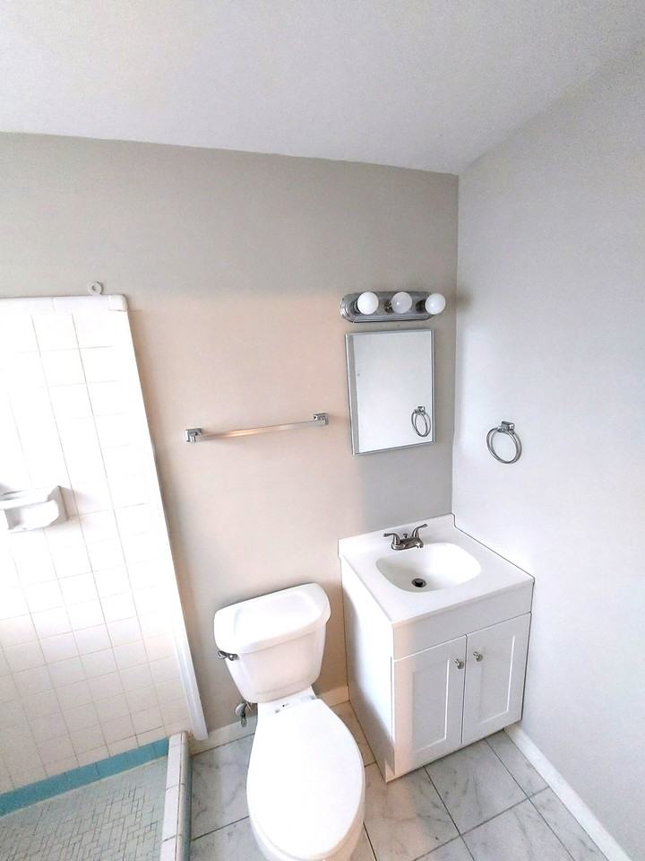 2247 Stella St #1 - Photo 7 of 13
