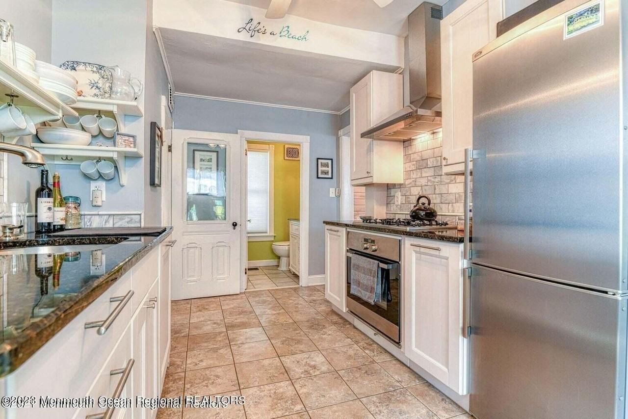 131 Cookman Ave - Photo 4 of 12