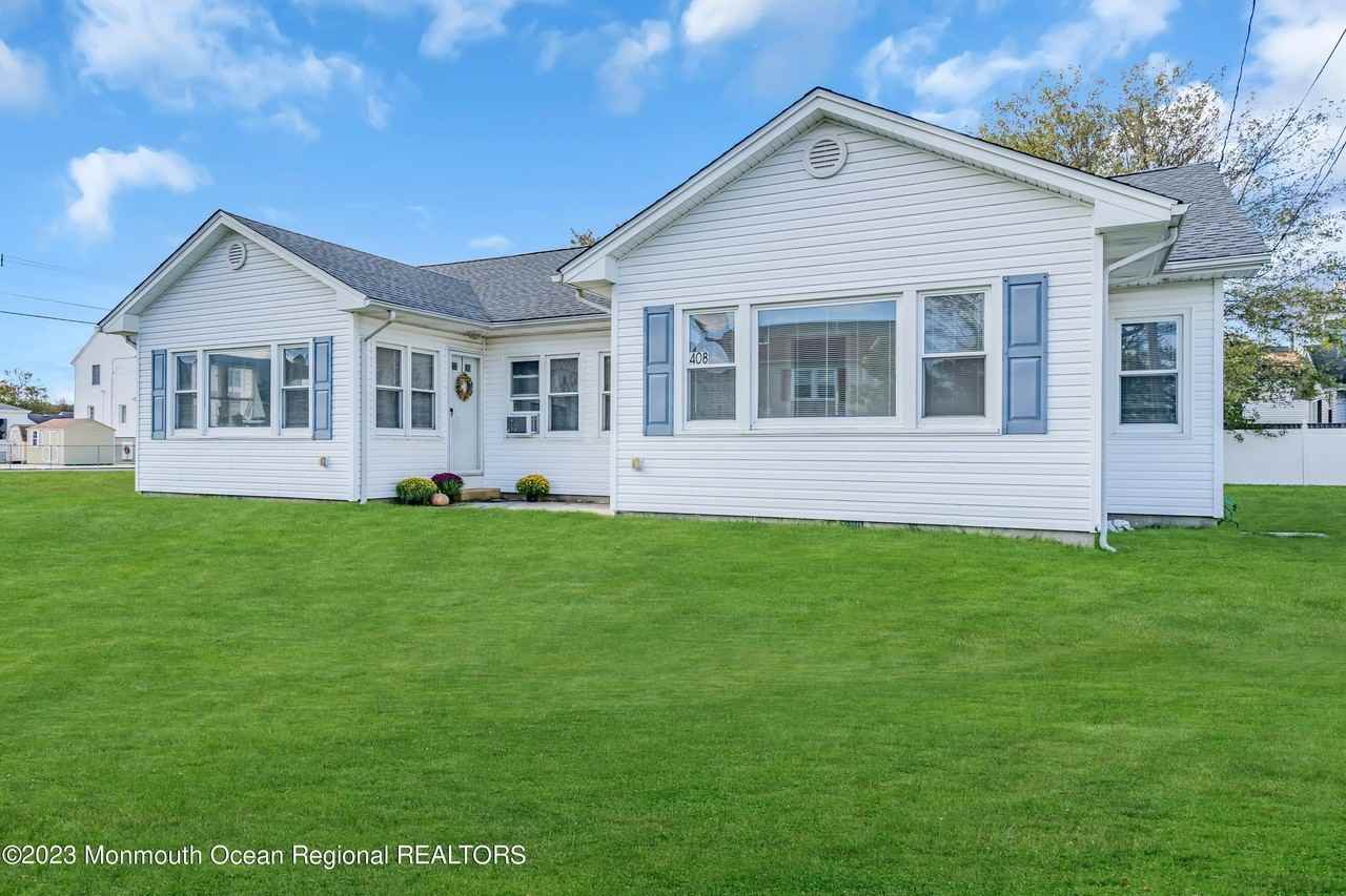 408 Newport Ave - Photo 3 of 43