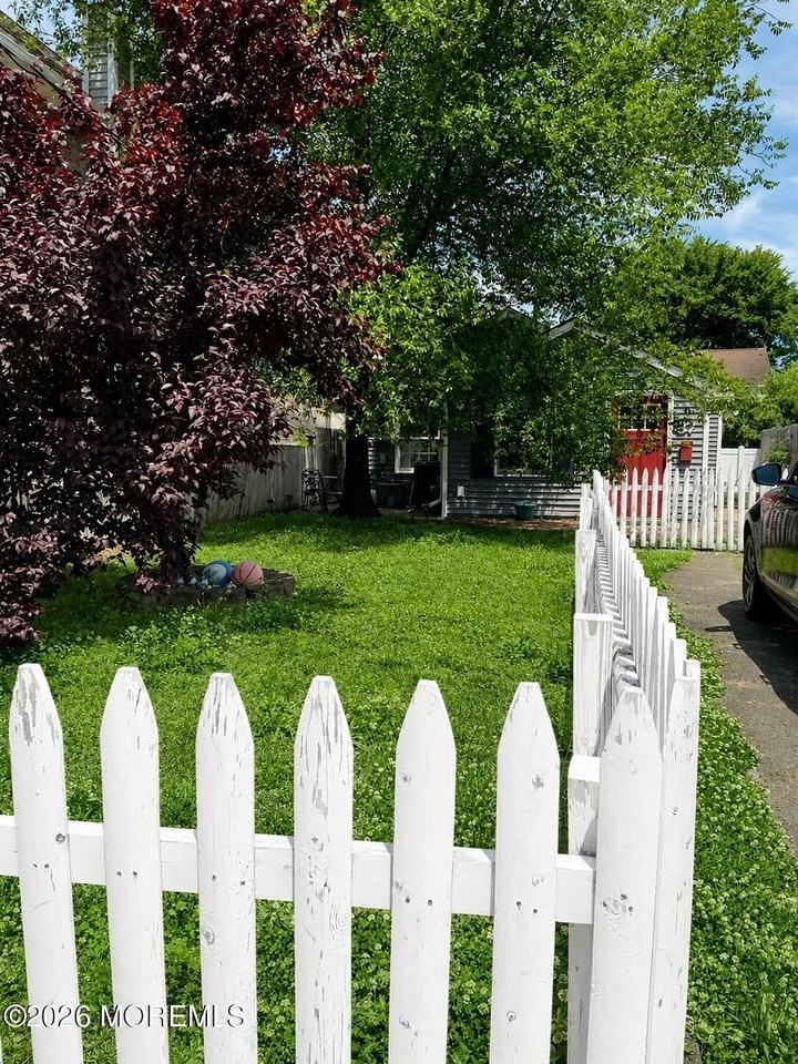37 Myrtle Ave - Photo 2 of 14