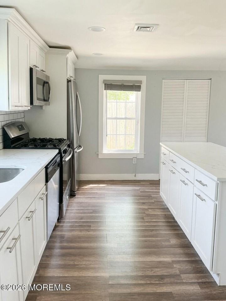37 Myrtle Ave - Photo 5 of 14