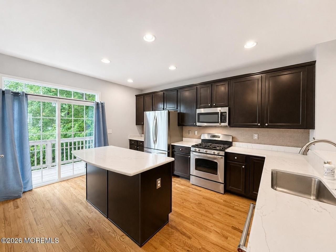 235 Yale Blvd - Photo 5 of 22