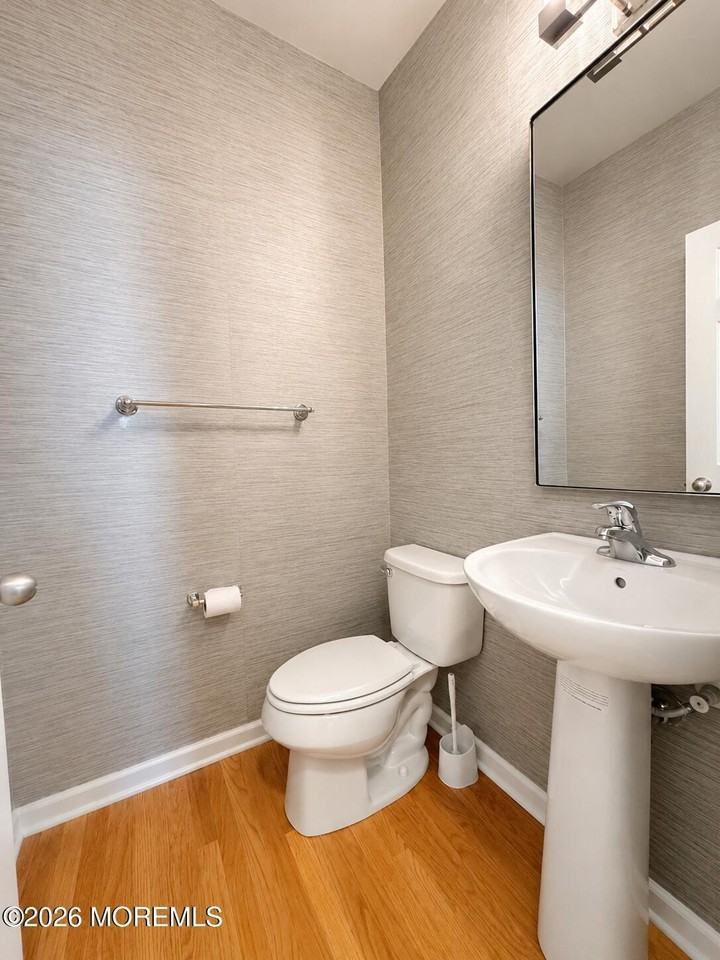 235 Yale Blvd - Photo 7 of 22