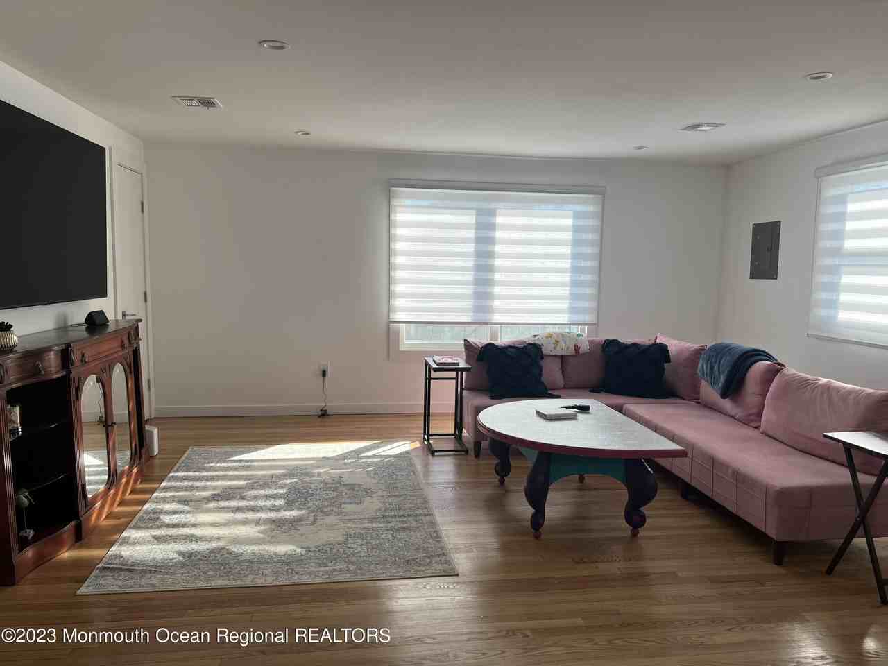 39 Cedar Ave #B - Photo 3 of 9
