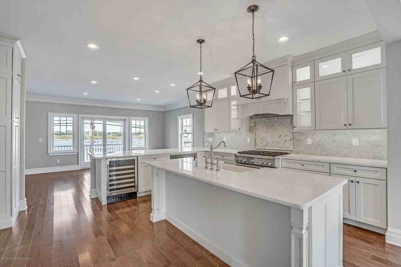 1260 Ocean Ave #B - Photo 6 of 44