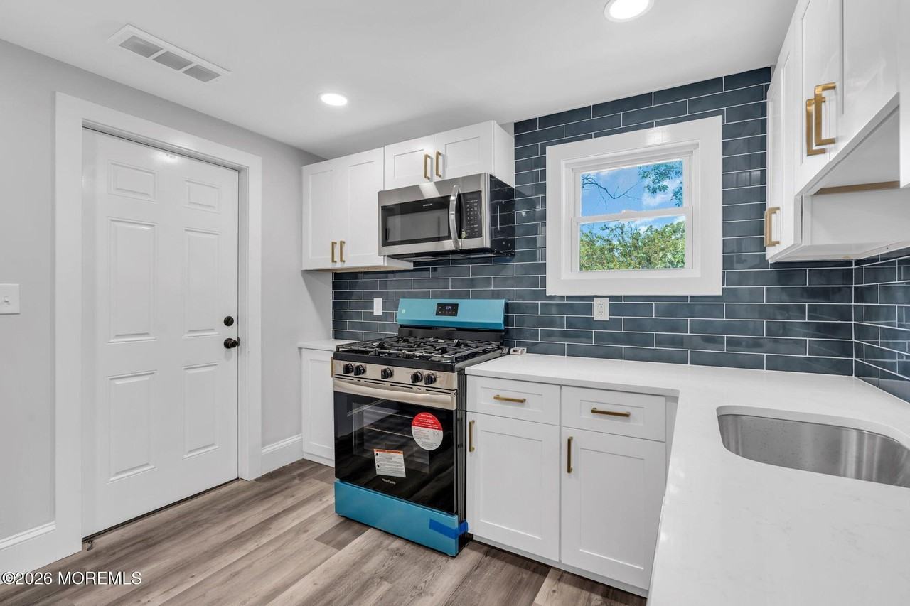 209 Atkins Ave #2ndFL - Photo 3 of 22