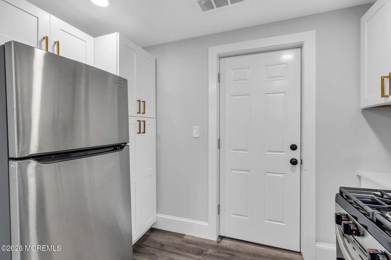 209 Atkins Ave #2ndFL - Photo 6 of 22