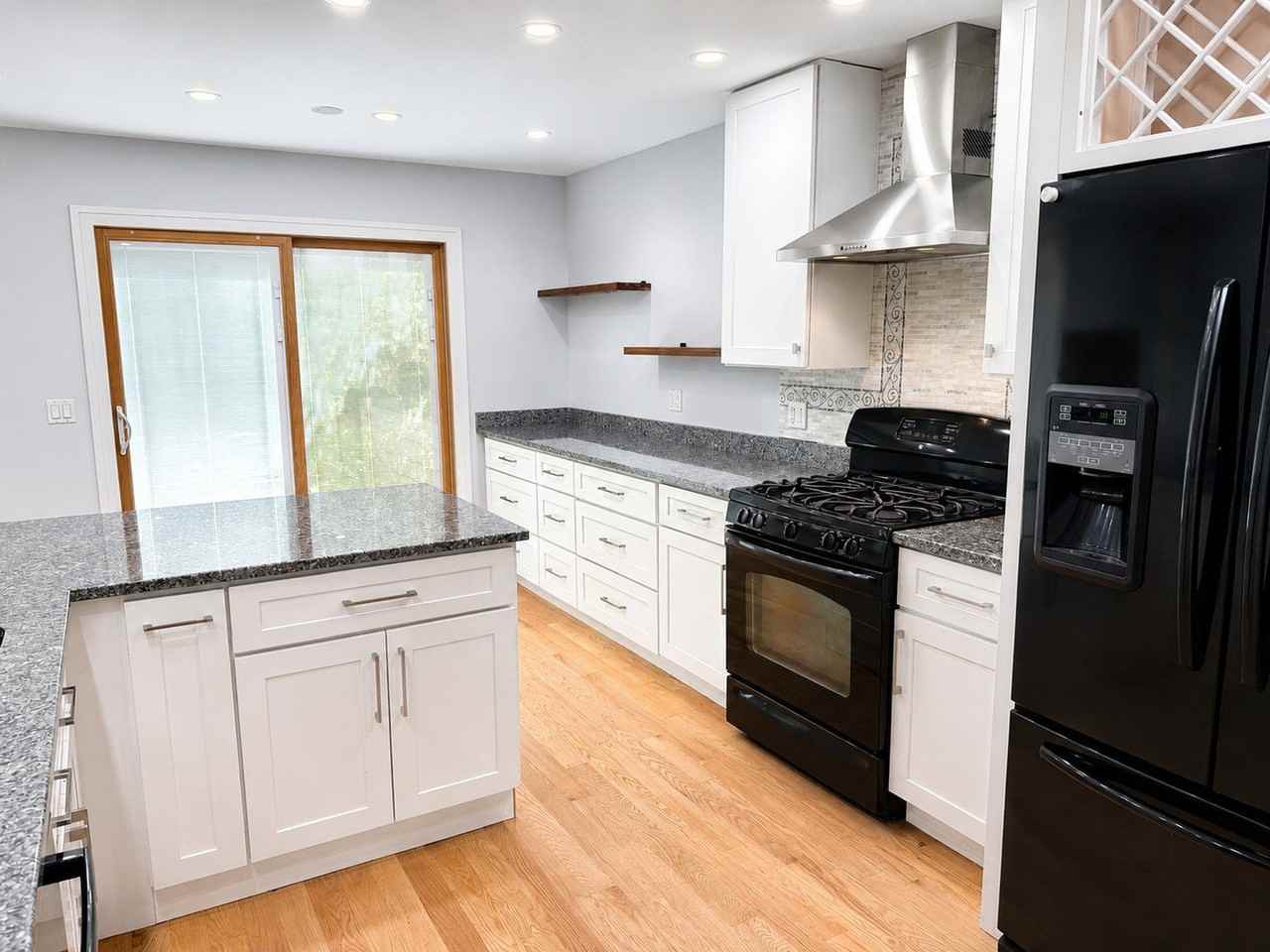 103 Brittany Dr #103 - Photo 4 of 16