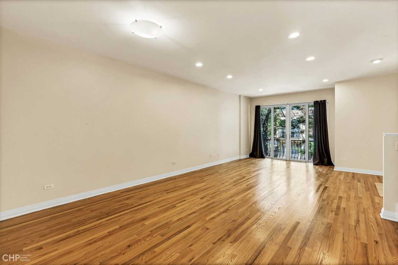 530 N Peoria St - Photo 7 of 30