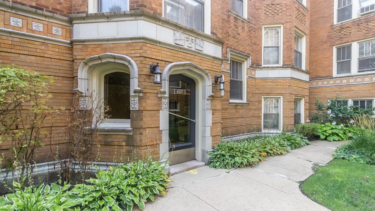 607 Washington Blvd #3N - Photo 2 of 13