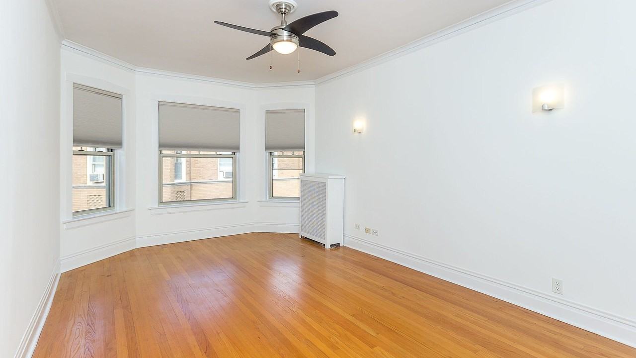 607 Washington Blvd #3N - Photo 3 of 13