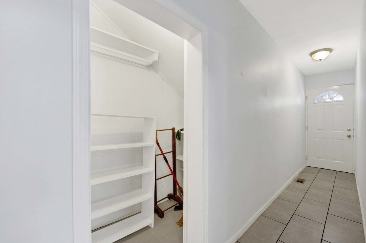 465 W 27th St #1F - Photo 2 of 19