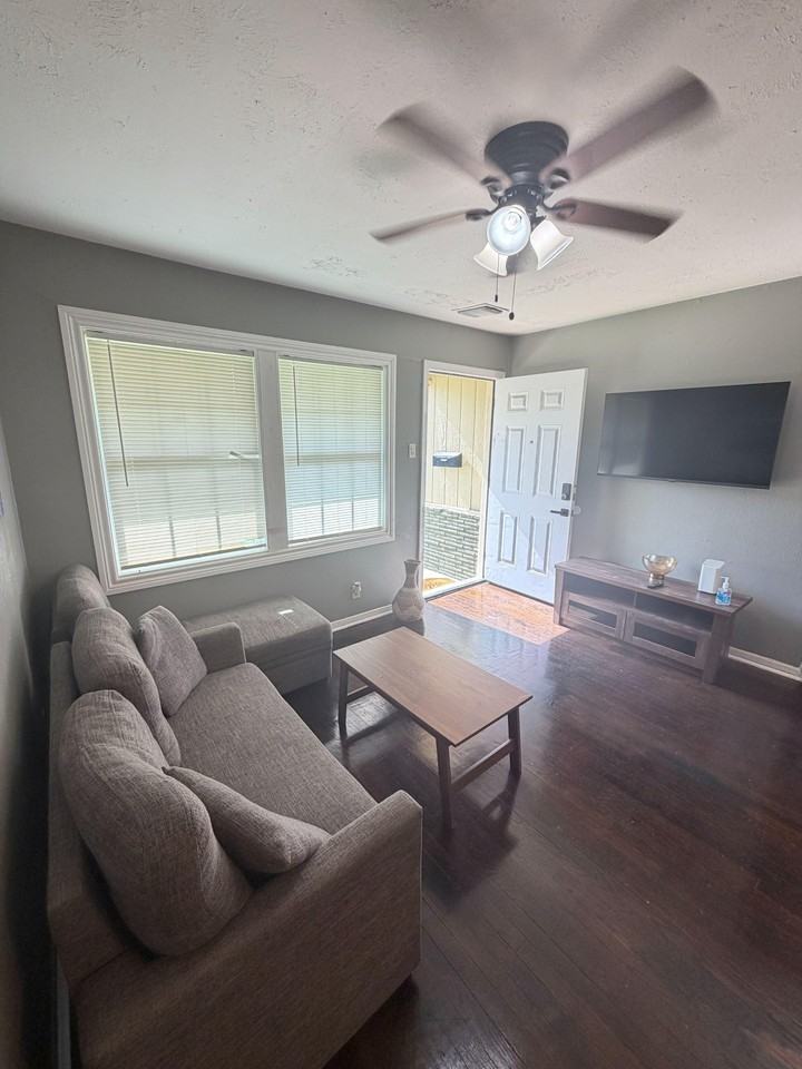 Sierra Dr - Photo 5 of 16