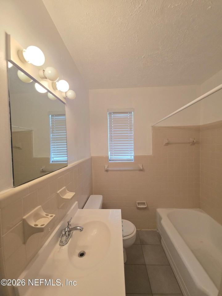 2931 Saint Johns Ave #4 - Photo 6 of 9