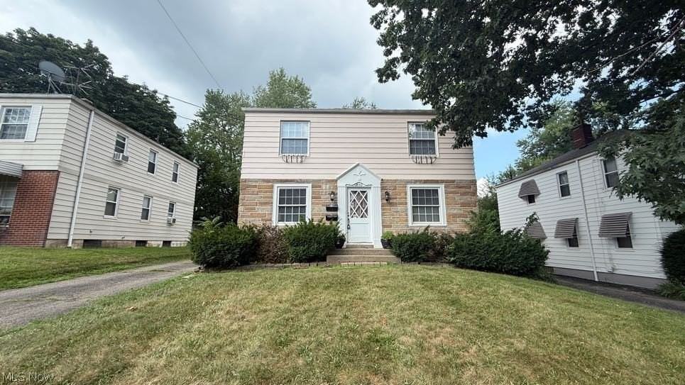 2042 13th St - Photo 2 of 27