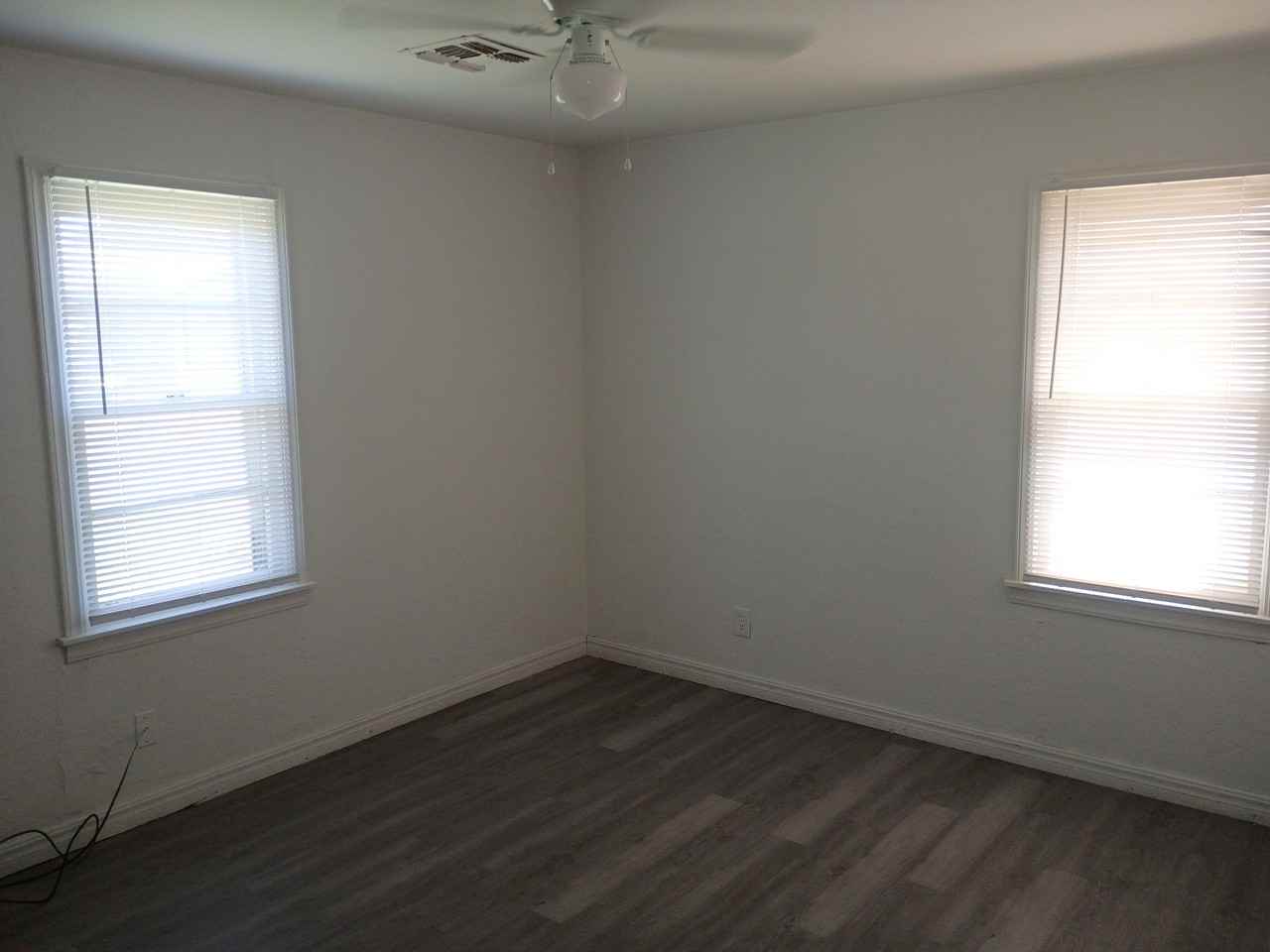 1514 Nw Smith Ave #1 - Photo 6 of 10