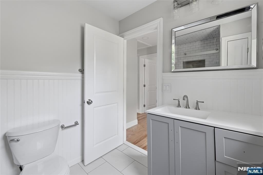 43 4th St - Photo 4 of 8