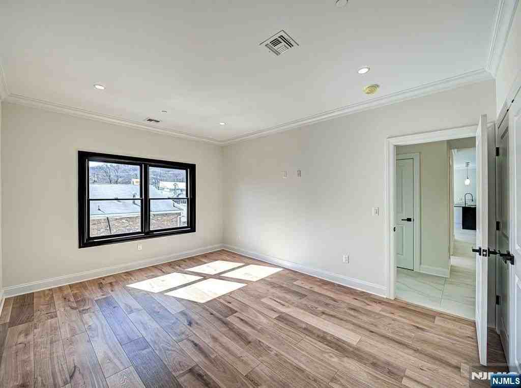 208 Nwk Pompton Turnpike #201 - Photo 6 of 15