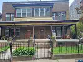 featured image of 110 Dayton St #1A