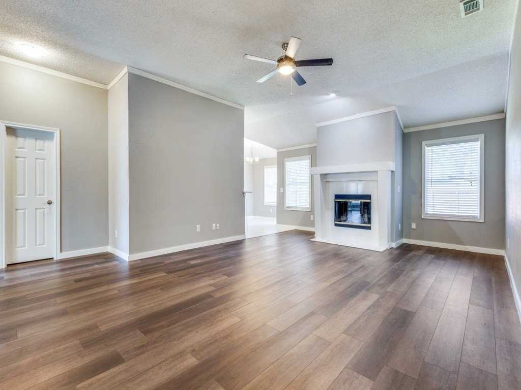 8101 Bay St - Photo 5 of 25