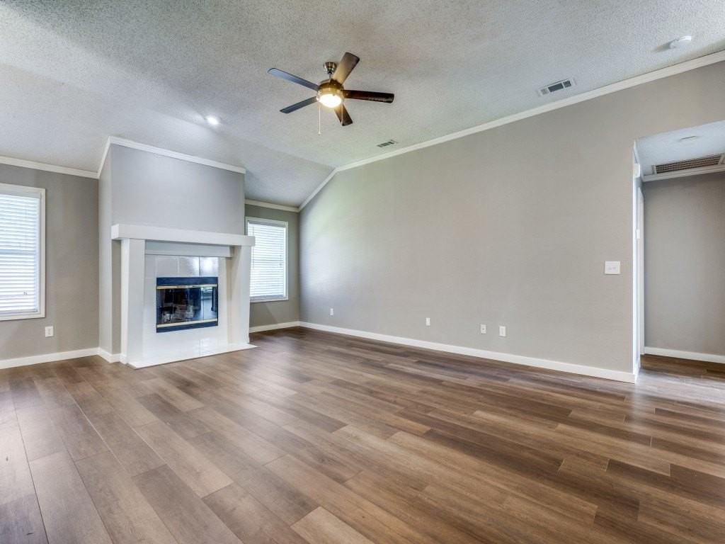 8101 Bay St - Photo 6 of 25