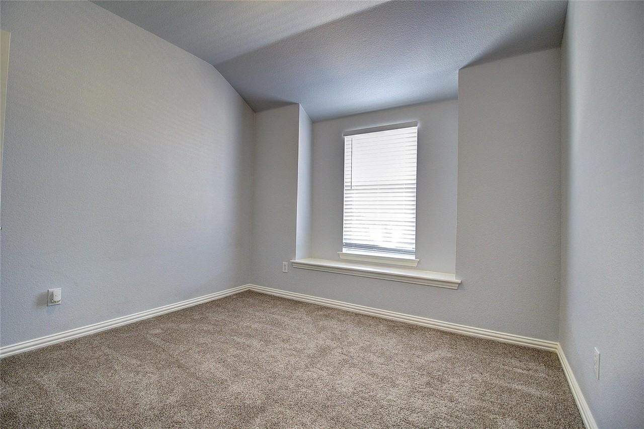 8017 Caladium Dr - Photo 2 of 19