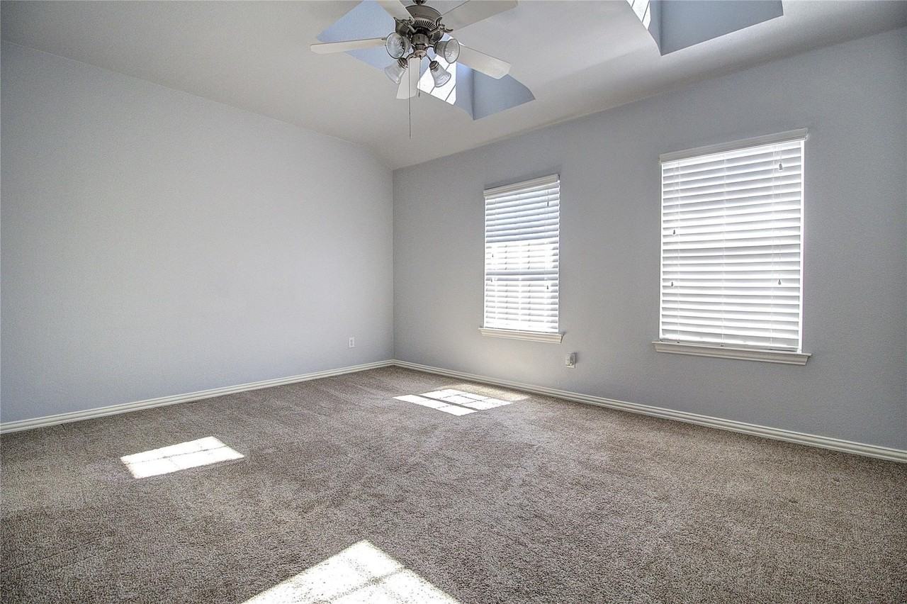8017 Caladium Dr - Photo 4 of 19