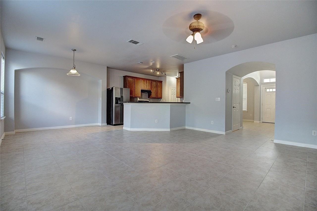 8017 Caladium Dr - Photo 5 of 19
