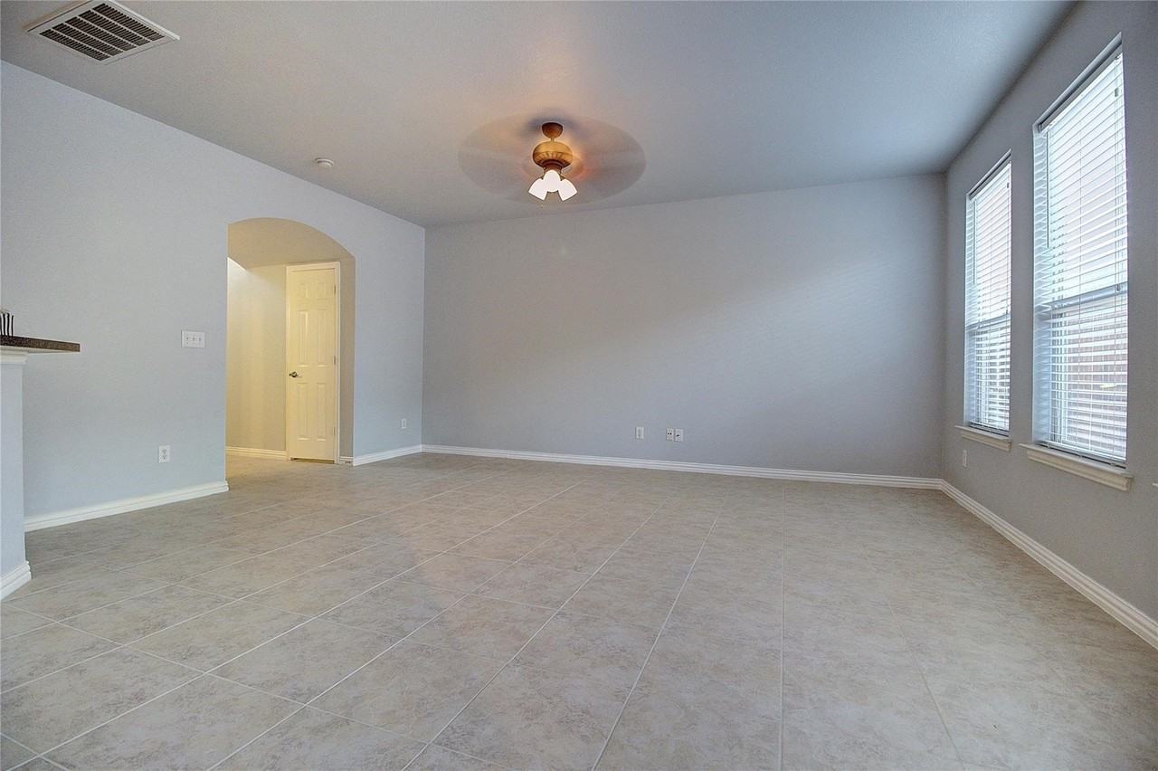 8017 Caladium Dr - Photo 6 of 19