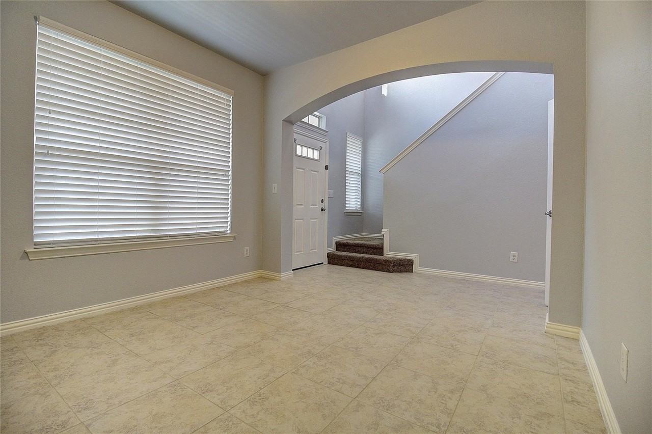 8017 Caladium Dr - Photo 7 of 19
