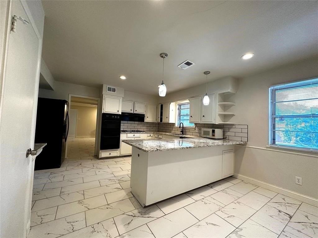 618 Brook Valley Ln - Photo 3 of 17