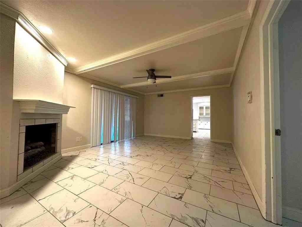 618 Brook Valley Ln - Photo 4 of 17