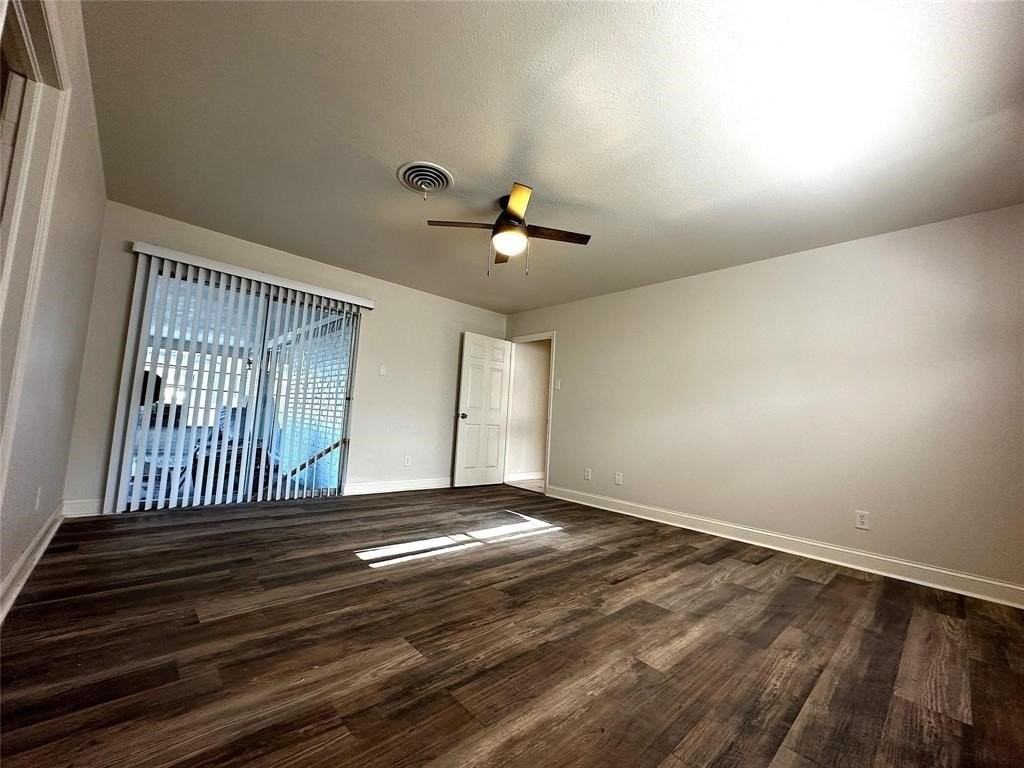 618 Brook Valley Ln - Photo 6 of 17