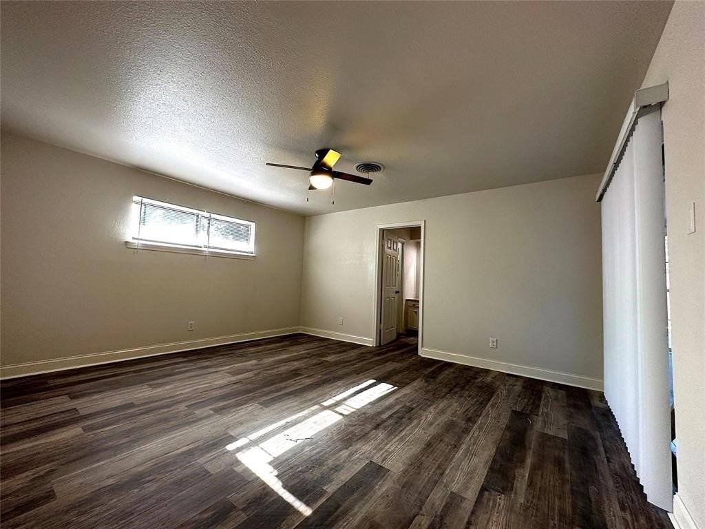 618 Brook Valley Ln - Photo 7 of 17