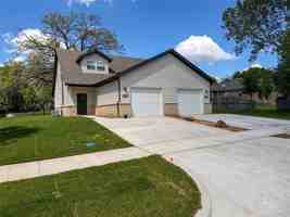 featured image of 411 W Dulin St