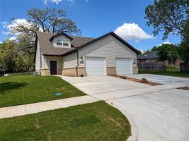 featured image of 413 W Dulin St