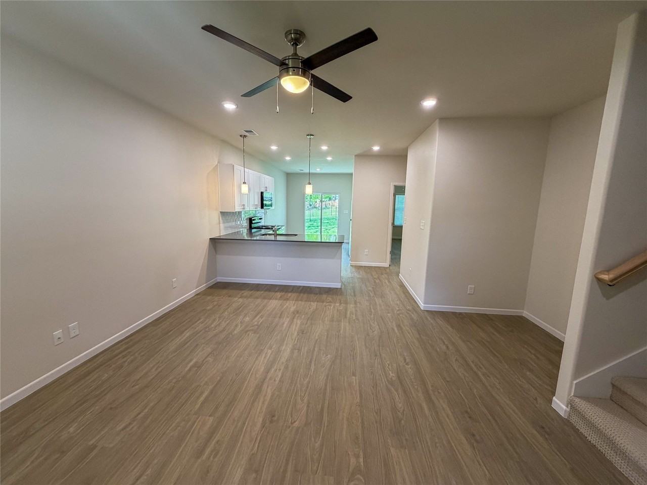 413 W Dulin St - Photo 6 of 17