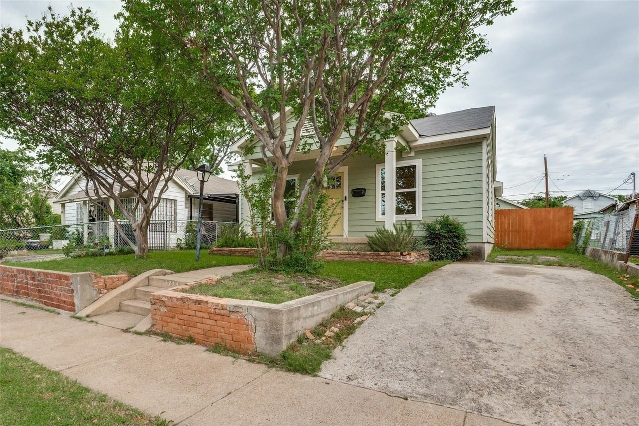 2723 Sharon St - Photo 3 of 25