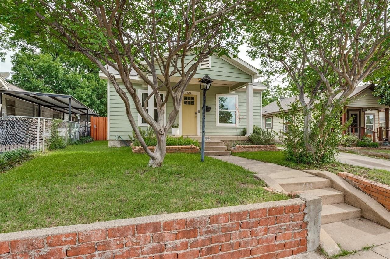 2723 Sharon St - Photo 4 of 25