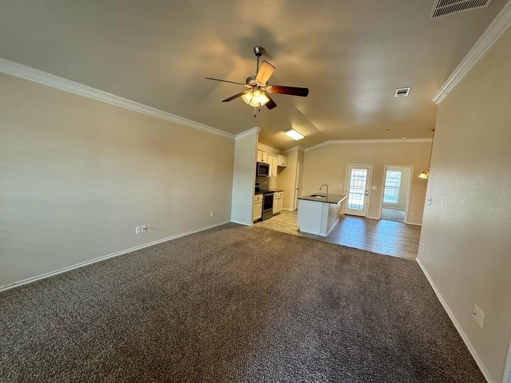 903 Yancy St - Photo 5 of 13