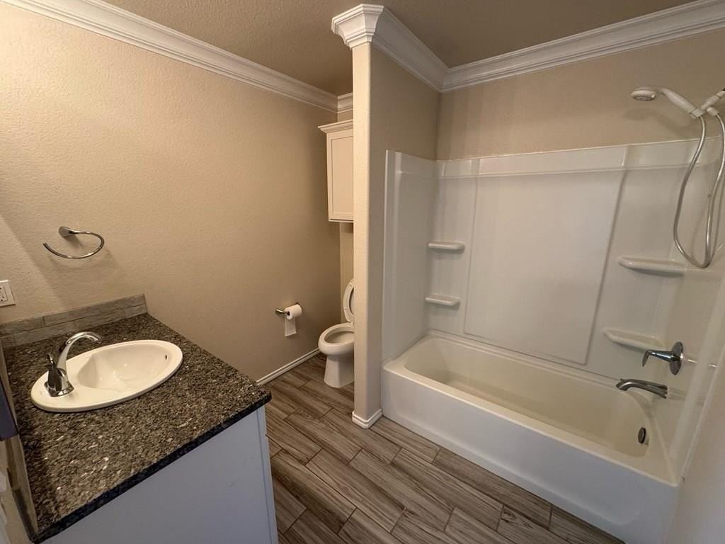 903 Yancy St - Photo 7 of 13