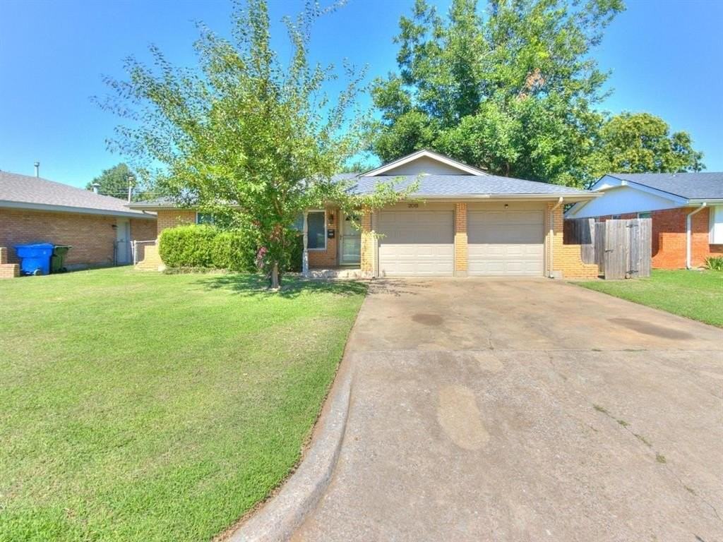 208 Thompson Dr - Photo 2 of 19